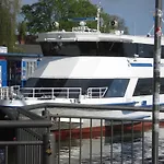 Zur Faehrbruecke 3*