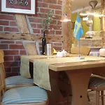 Zur Faehrbruecke 酒店
