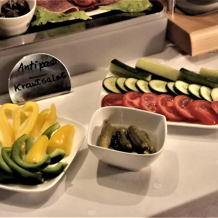 Zur Faehrbruecke Hotel