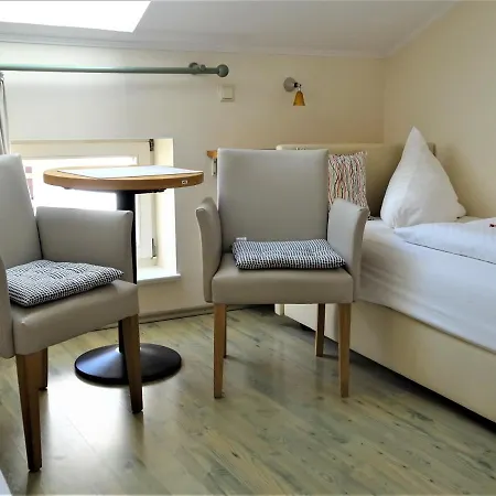 Zur Faehrbruecke Stralsund