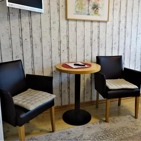 Hotel Zur Fährbrücke 3*