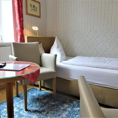 Hotel Zur Faehrbruecke Stralsund