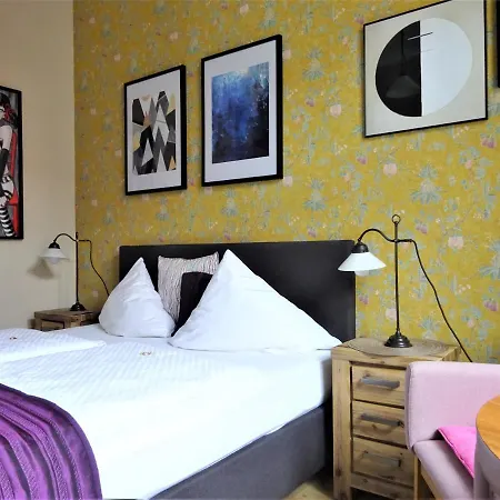 Hotel Zur Faehrbruecke 3*