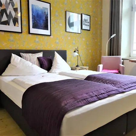 Zur Faehrbruecke Hotell 3*