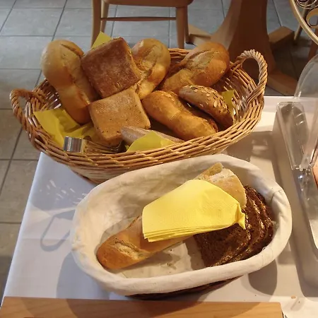 Zur Faehrbruecke Hotel 3*