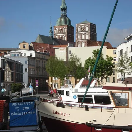 Zur Faehrbruecke Hotel